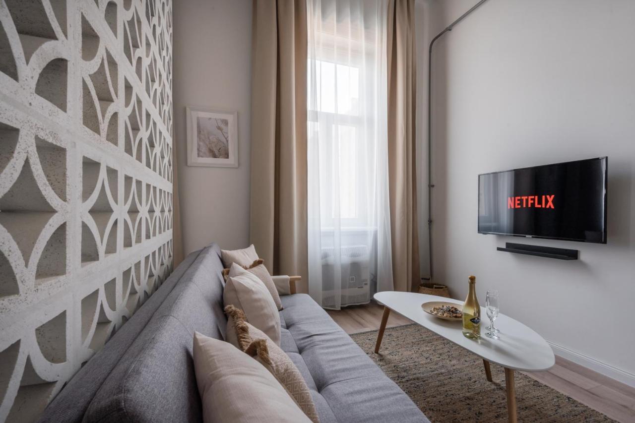 A62 - Akacfa Street Central Residence - Best Location By Bqa Будапешт Экстерьер фото